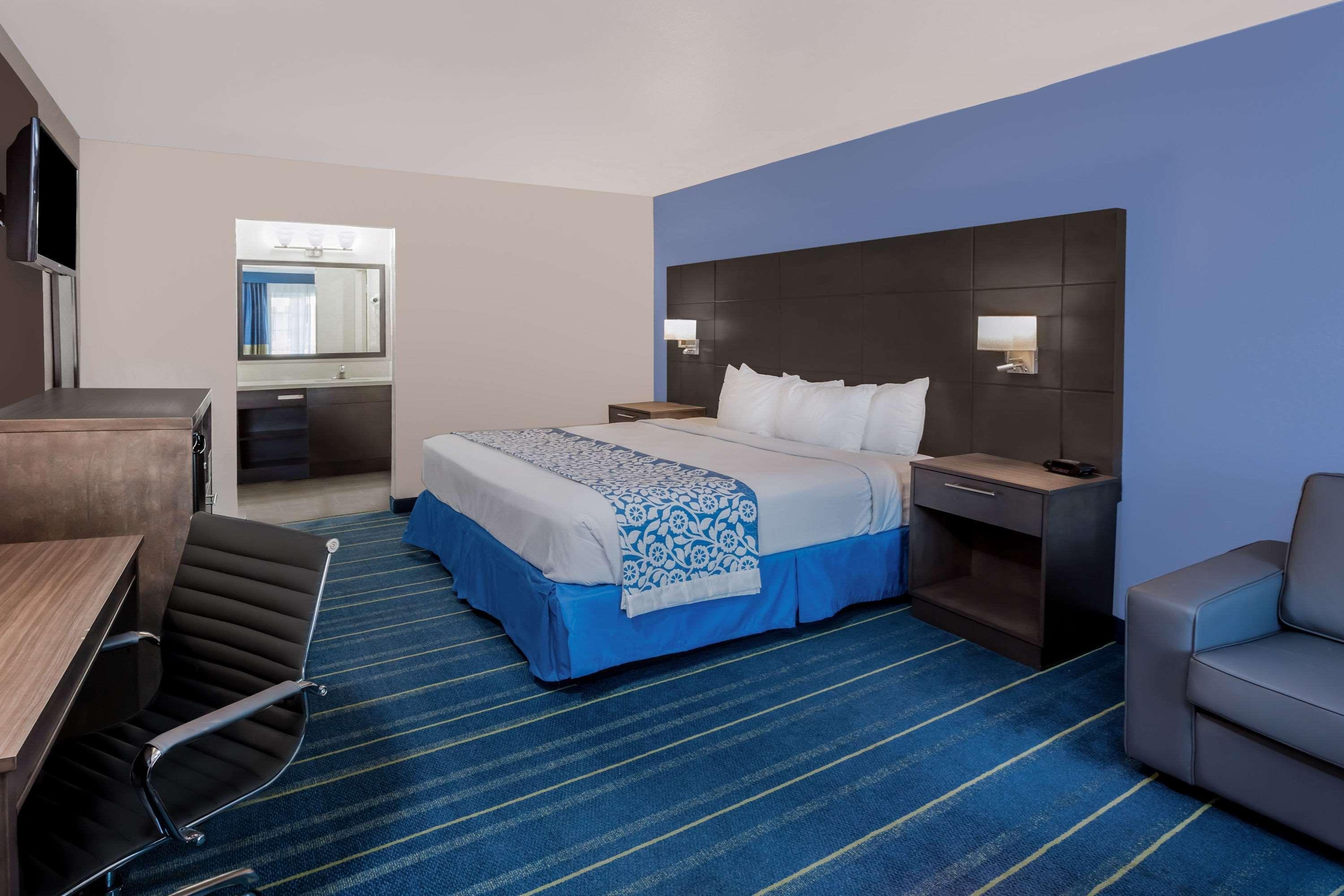 Days Inn&Suites by Wyndham Anaheim At Disneyland Park Exterior foto
