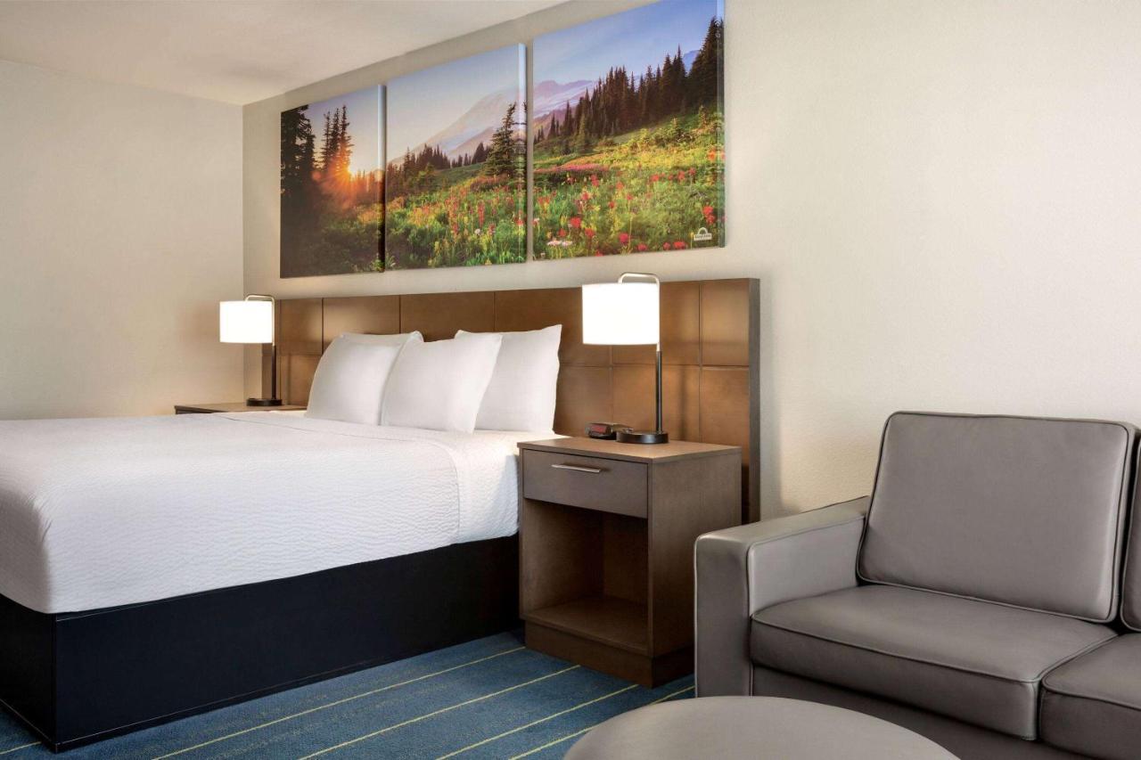 Days Inn&Suites by Wyndham Anaheim At Disneyland Park Exterior foto