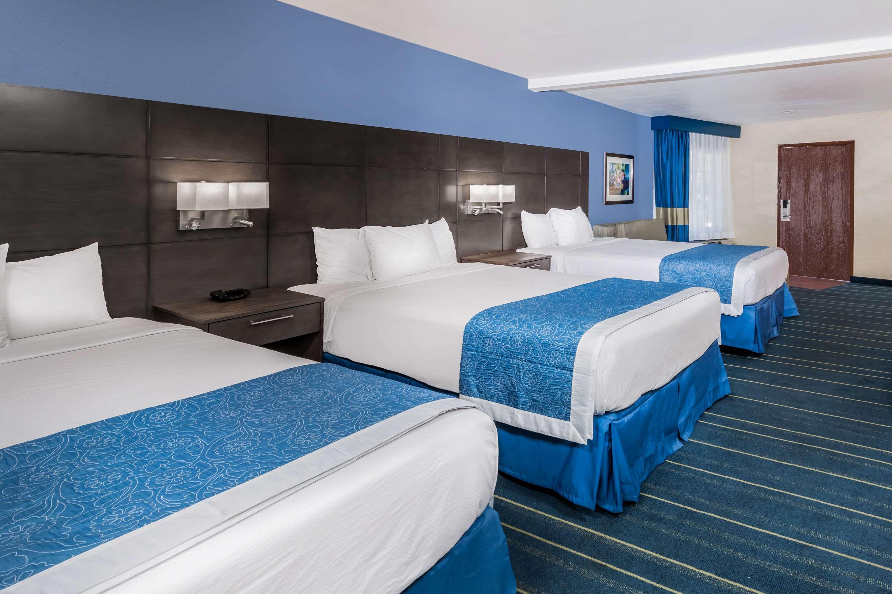 Days Inn&Suites by Wyndham Anaheim At Disneyland Park Exterior foto