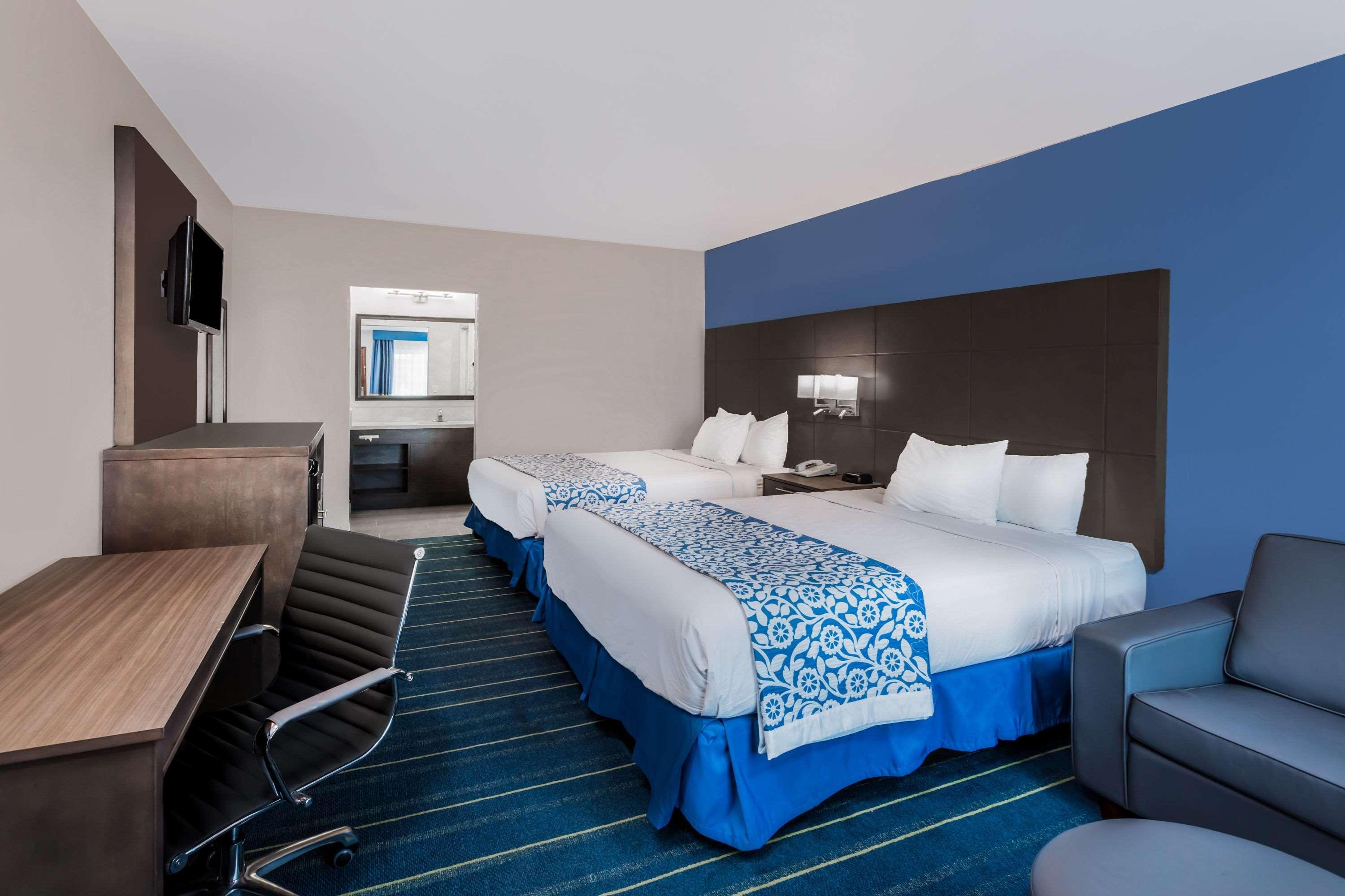 Days Inn&Suites by Wyndham Anaheim At Disneyland Park Exterior foto