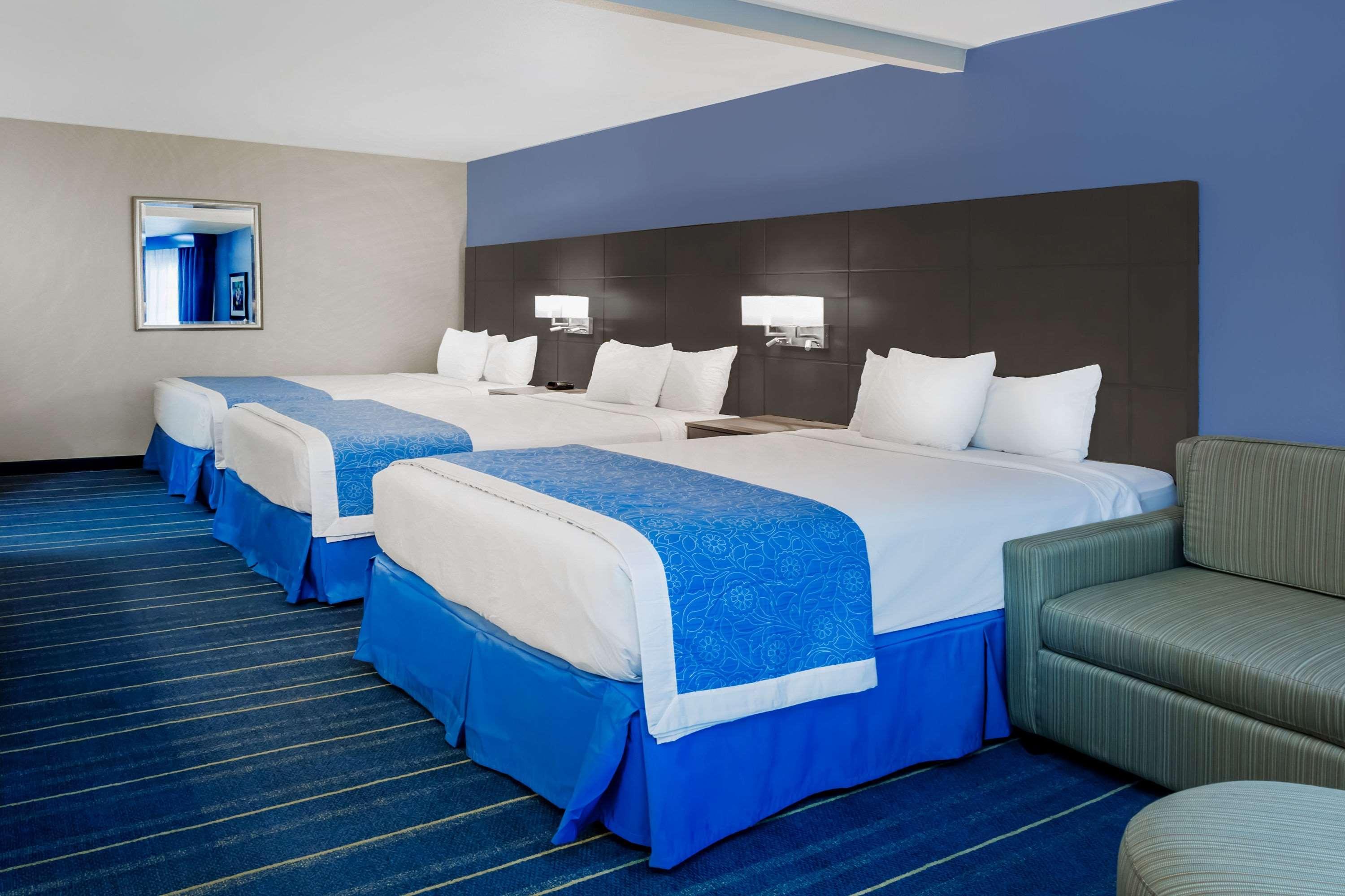 Days Inn&Suites by Wyndham Anaheim At Disneyland Park Exterior foto