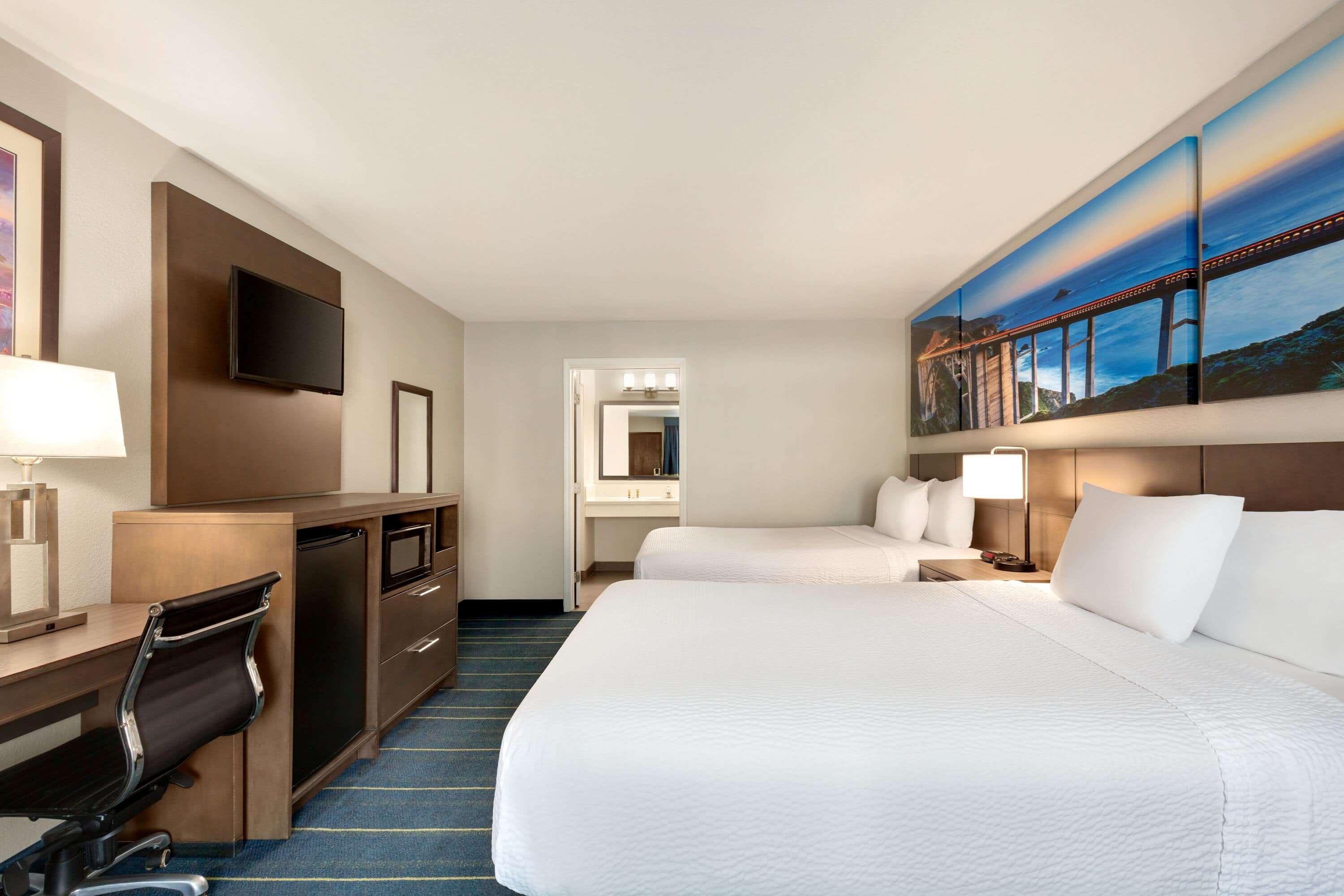 Days Inn&Suites by Wyndham Anaheim At Disneyland Park Exterior foto